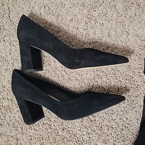 NWT. Marc Fisher Caitlin heel. Black suede size 10. In box